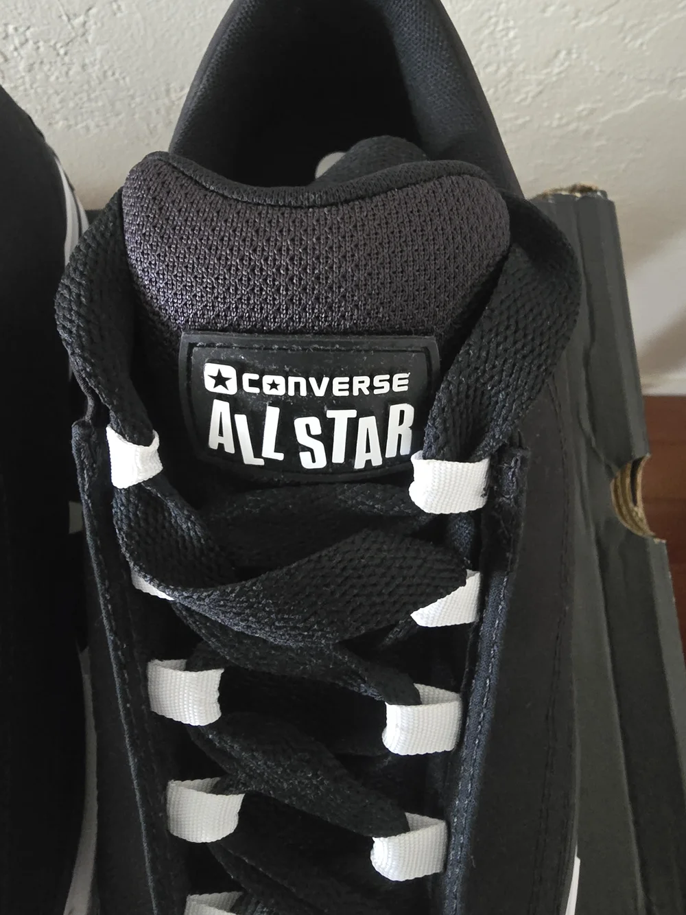 Men’s Low-Top Canvas Athletic Sneakers in Black and White
